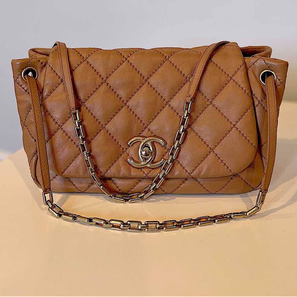 Sold🔥CHANEL QUILTED TAUPE ACCORDION SINGLE FLAP BAG - Picture 3 of 17